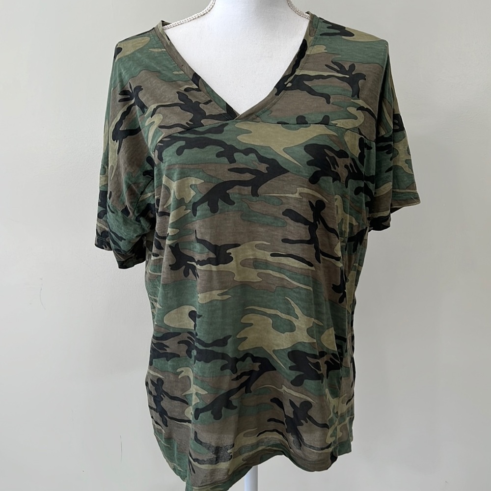 Acacia top, moku, NWT, camo print, size large